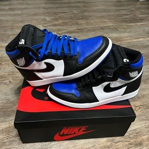 Air Jordan 1 Retro, Mens size 11, (Used) Worn 1x, og all